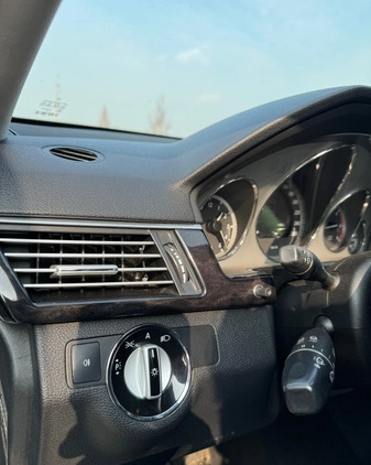 Mercedes-Benz Klasa E cena 40900 przebieg: 232951, rok produkcji 2010 z Pelplin małe 254